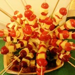 Brochetas de mozzarella y tomate cherry